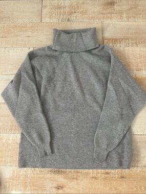 Free People oversized Gray Turtleneck Ribbed Sweater